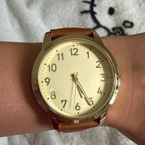 Classic Gold-Tone Watch with Brown Leather Strap